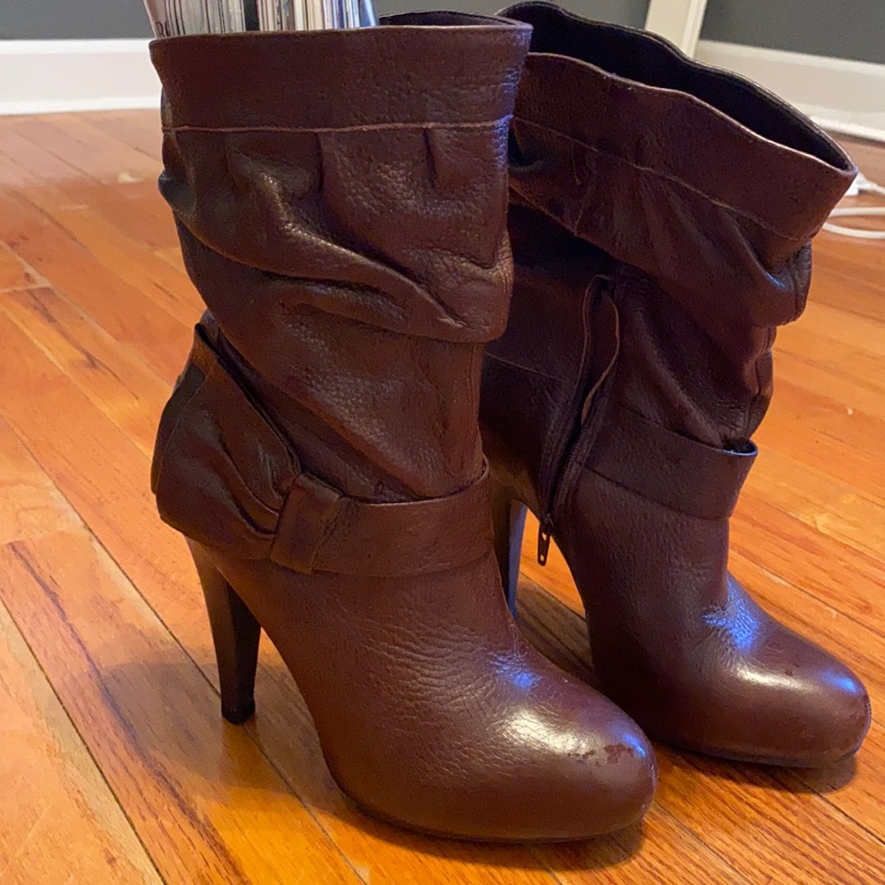 Gianni Bini heeled brown boots